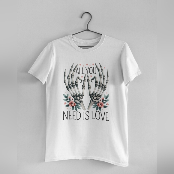 Nwt valentine's day  graphic tee - Picture 1 of 1